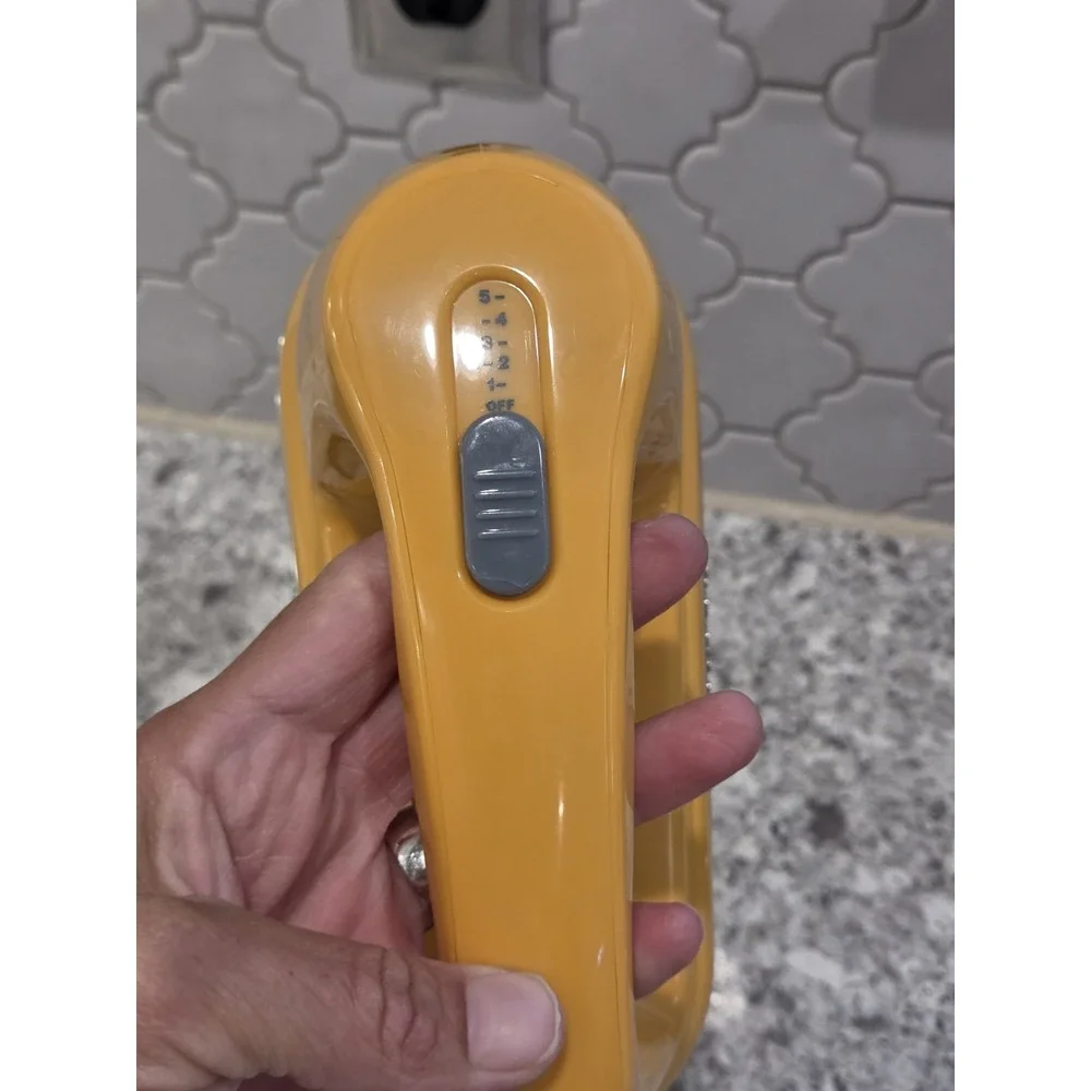 Cuisinart Discontinued Power Advantage 5 Speed Hand MixerHM-50 Yellow Tangerine